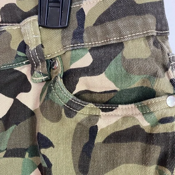 VENUS CAMO DENIM SHORTS NWOT SIZE 16 - Picture 3 of 10